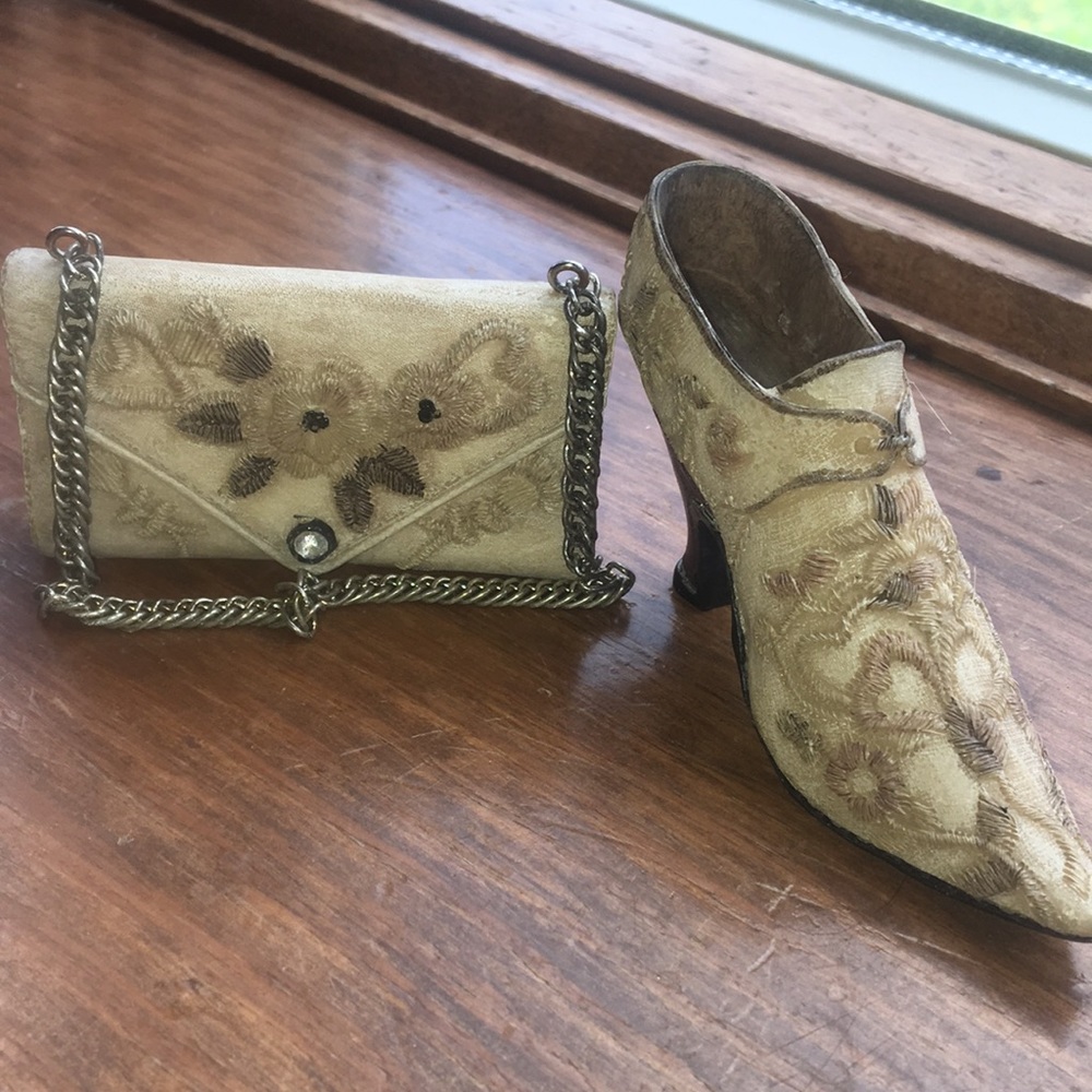 Nostalgia Miniature Collectible Purse&Shoe cream